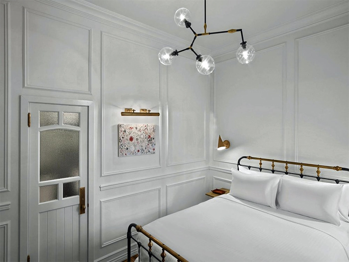 King size bed
